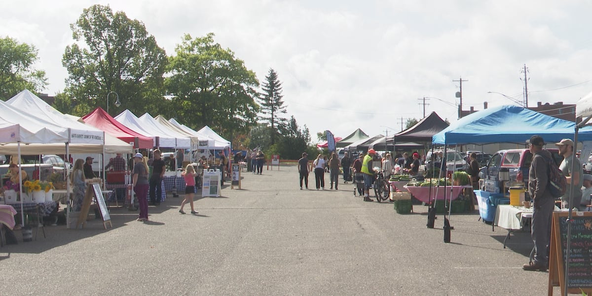 Seasonal farmers market brings fall goods to Calumet Seasonal farmers market brings fall goods to Calumet