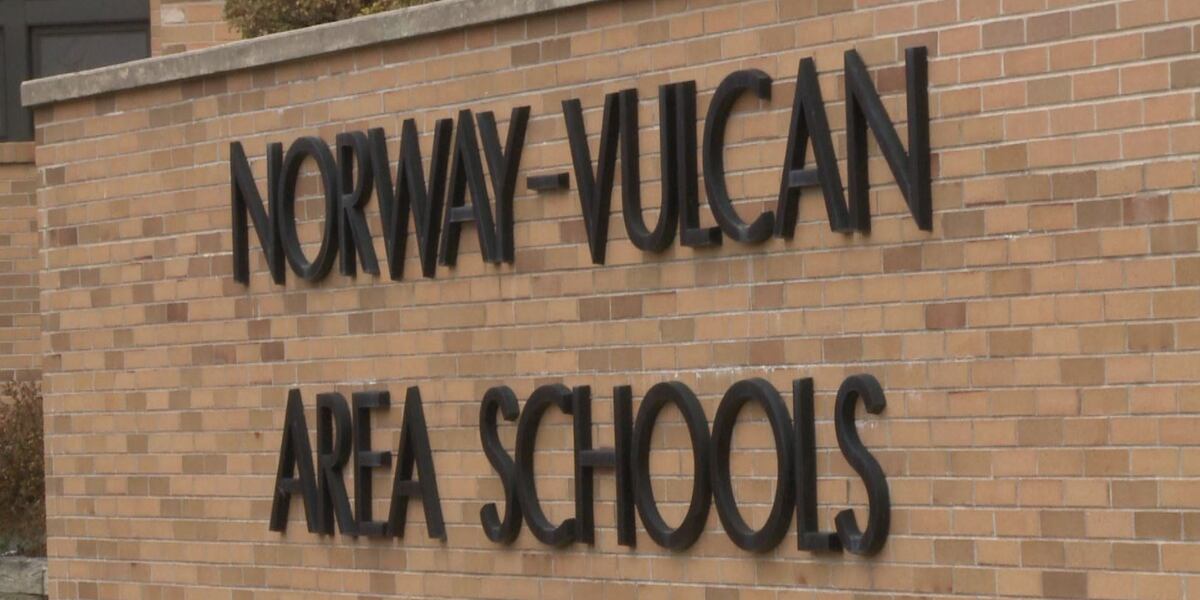 Michigan Lt. Governor visits NorwayVulcan Area Schools