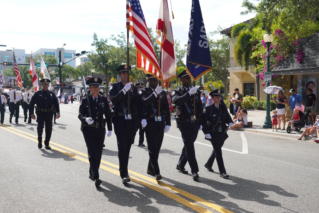 How to show respect to the American Flag during Independence Day parades