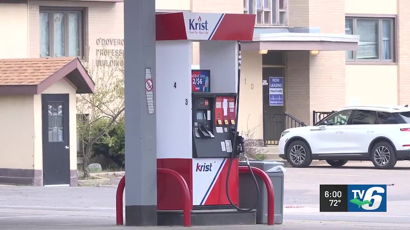 Ways to save at the pump for Memorial Day travel